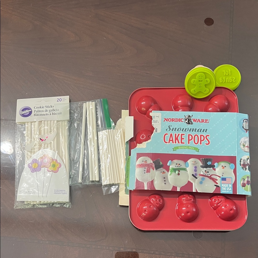 Nordic Ware Red Snowman Cake Pops Set